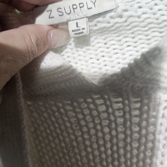 Z Supply Knit Hoodie Size Large EUC PTP 25 - Picture 4 of 5